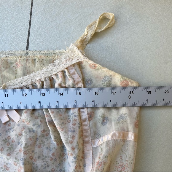 Vintage Jr. Station Charming two piece, Cream Floral Dress Jr. Size 7 - Picture 6 of 12